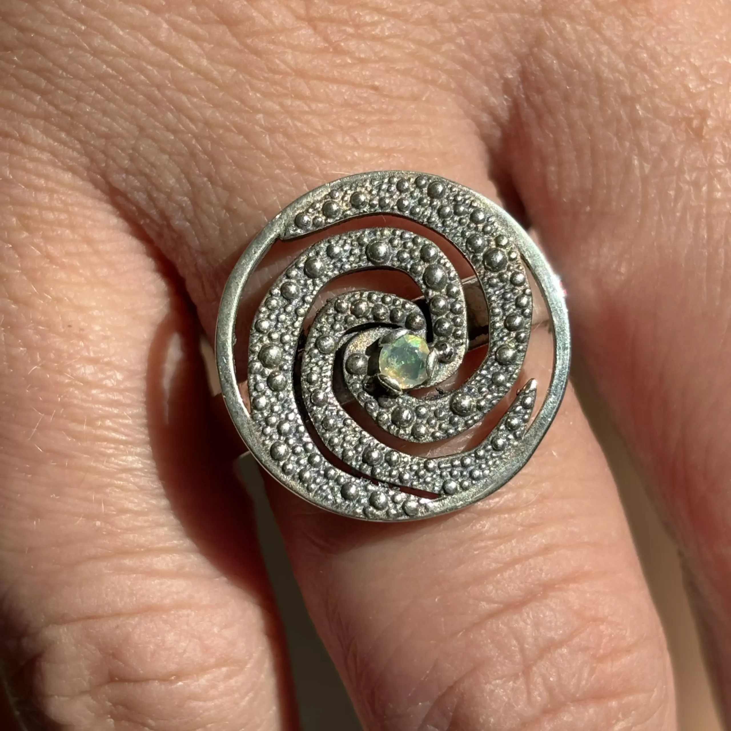 Anello andromeda regolabile